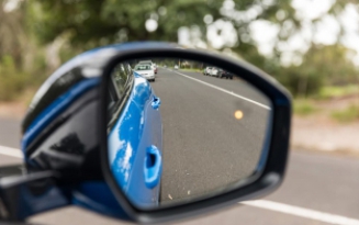 Lái xe an toàn và tiện lợi với gương gập điện ôtô Huỳnh Tâm