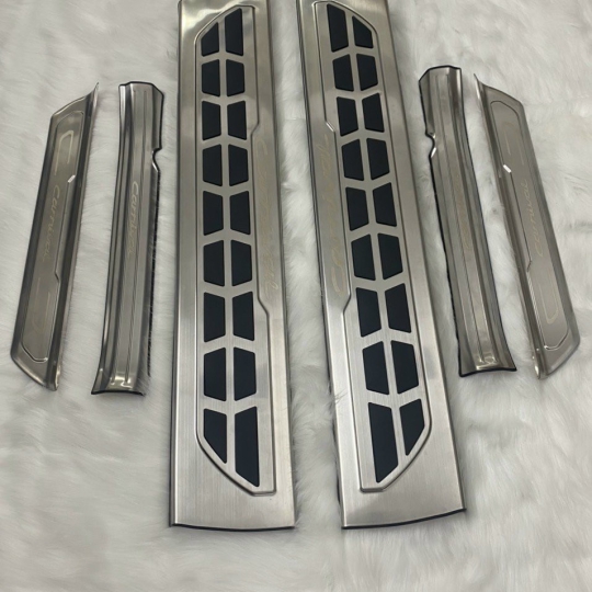 Bậc Bước Chống Trầy Cửa Korea Full Bộ 8 Thanh Carbon và Inox