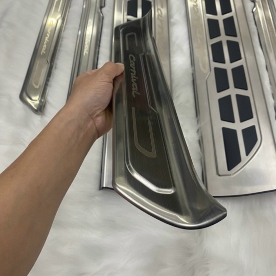Bậc Bước Chống Trầy Cửa Korea Full Bộ 8 Thanh Carbon và Inox