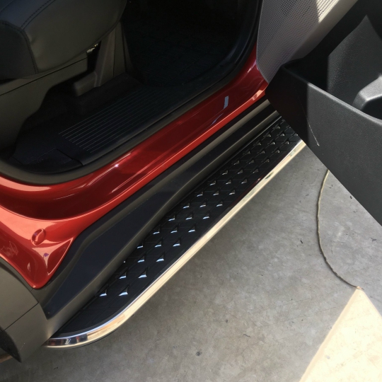 Bệ Bước Kia Carens 2023 
